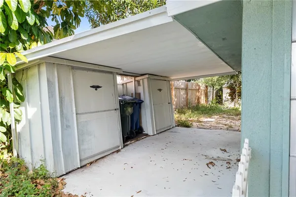 a view of a garage
