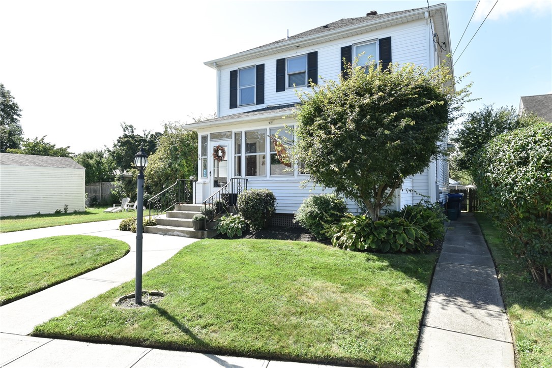 74 Calaman Road Cranston, RI 02910 - Photo 2 of 25