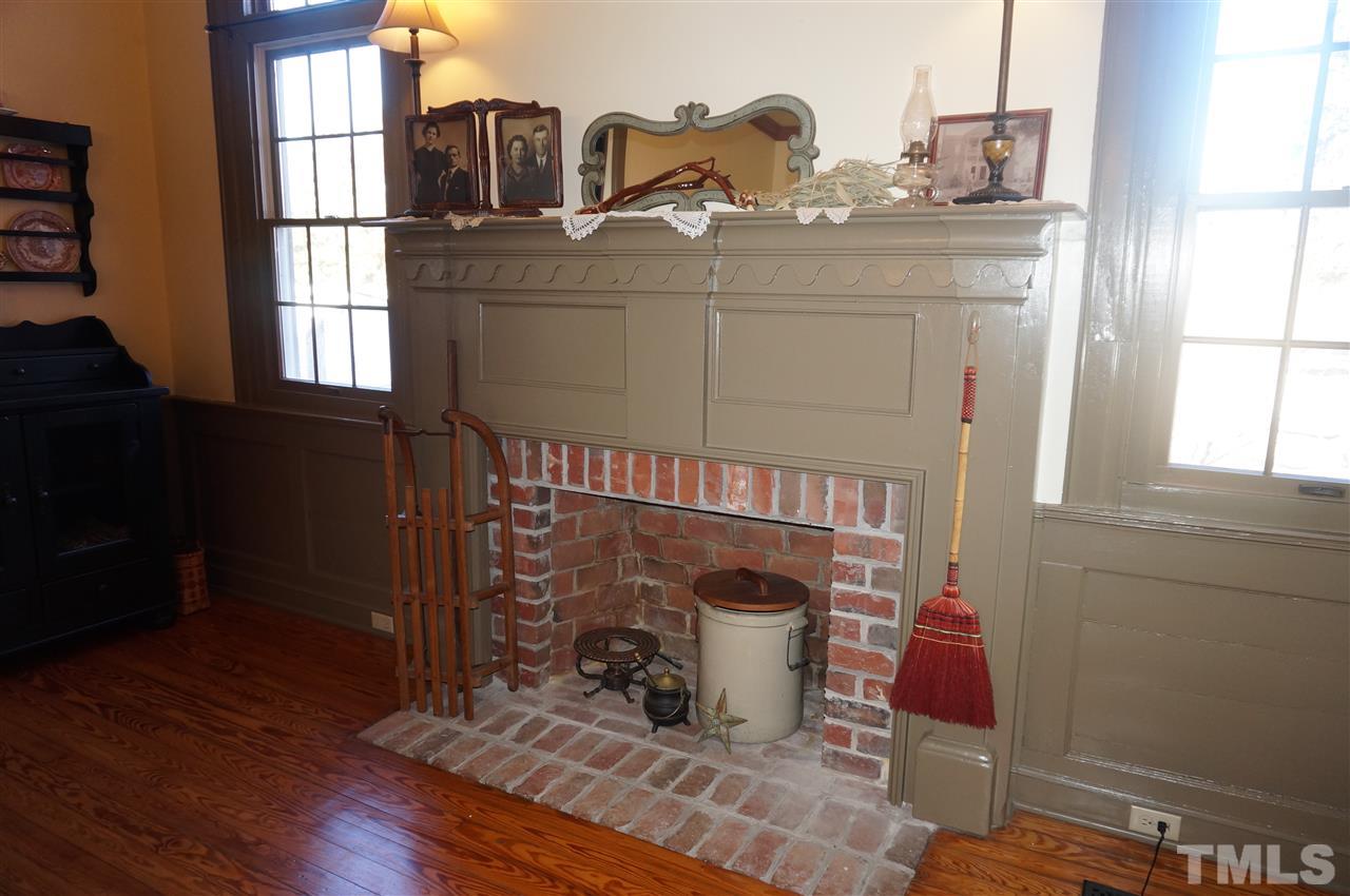 3919 Raleigh Road Clayton, NC 27520 - Photo 15 of 25 Gas lines available in dining room