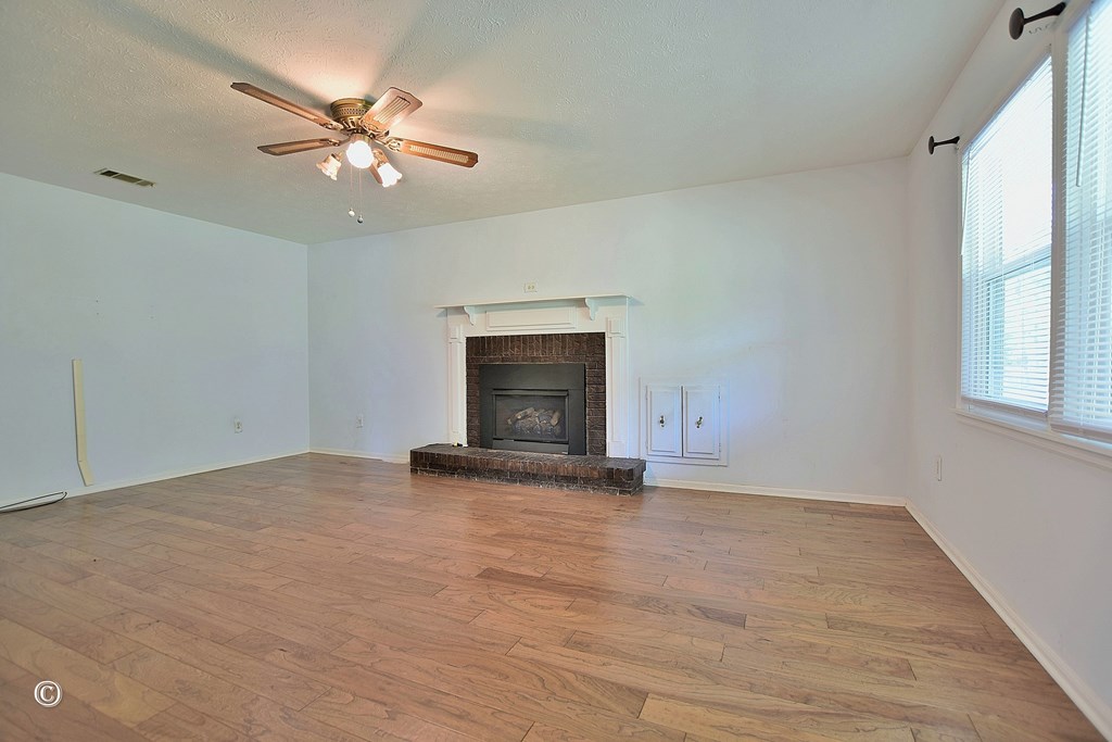 1169 Pineknot Road Box Springs, GA 31801 - Photo 10 of 33 Living Room