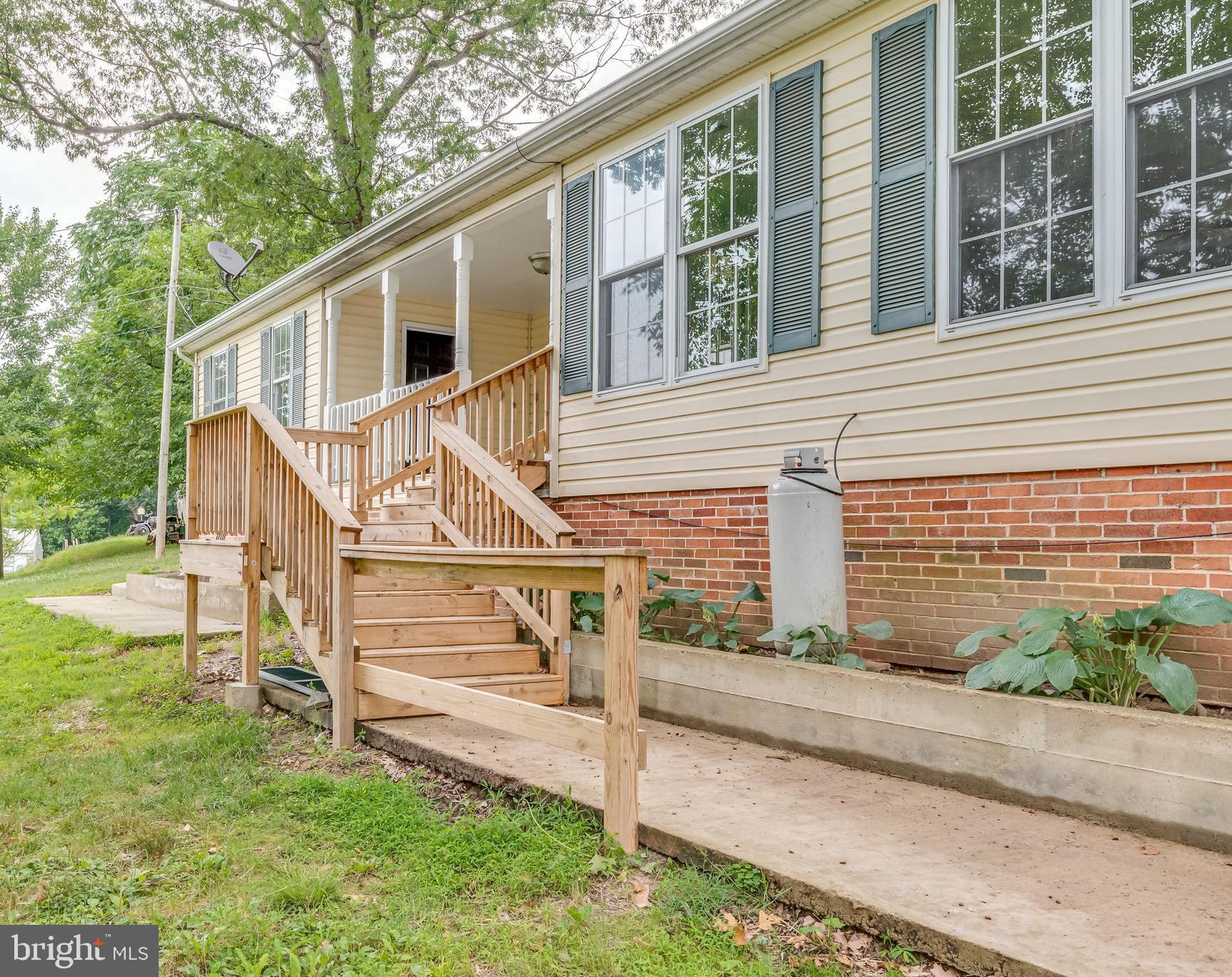910 Hostler Road Harpers Ferry, WV 25425 - Photo 4 of 41 Gallery Image 4