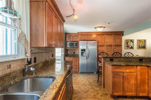 44 Charles Street Georgetown, MA 01833 - Photo 8 of 22 Gallery Image 8