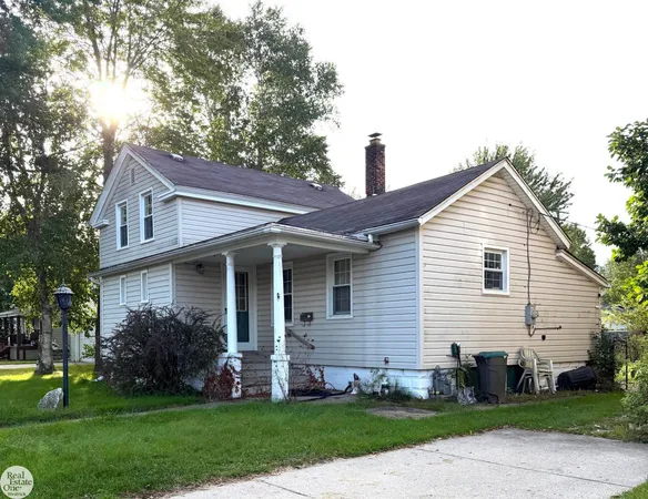 $168,500 | 325 West Boulevard, Marine City, MI 48039