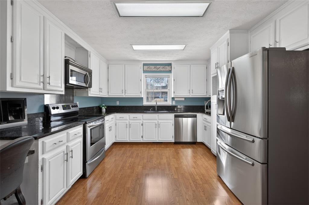 1213 Temple Johnson Road Loganville, GA 30052 - Photo 10 of 37