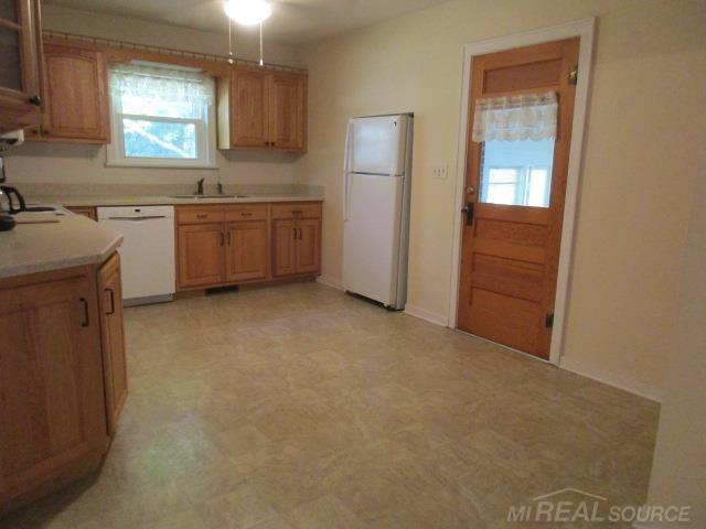 3155 Applegate Road Applegate, MI 48401 - Photo 11 of 36 50042926-10.JPG
