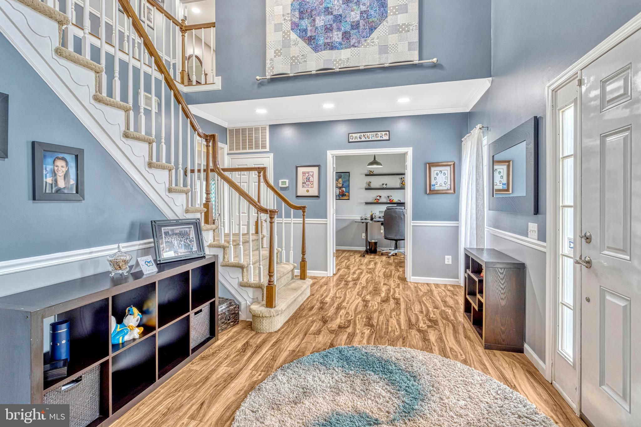 8591 Signal Hill Road Manassas, VA 20110 - Photo 4 of 47