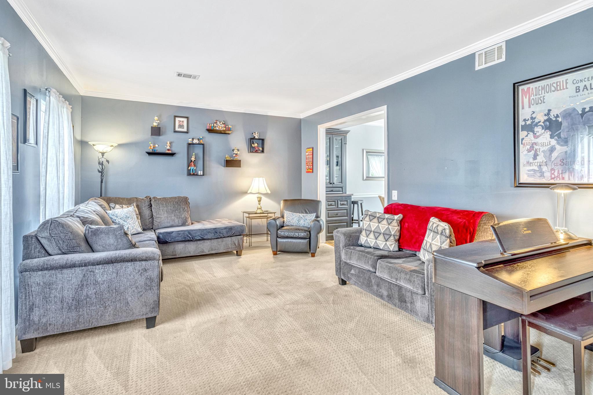 8591 Signal Hill Road Manassas, VA 20110 - Photo 5 of 47 Formal LR