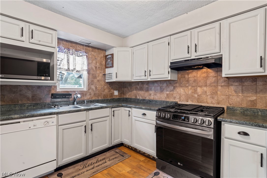 986 Keefer Road Girard, OH 44420 - Photo 5 of 49 Gallery Image 5