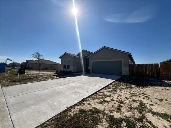 $399,900 | 114 Guadalupe Palm Drive, Portland, TX 78374