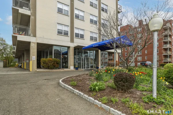 $169,000 | 2370 North Avenue, Unit 4C, Bridgeport, CT 06604