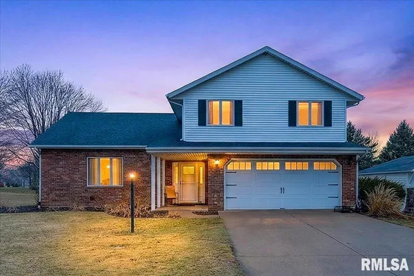 $360,000 | 1009 Highland Court, Germantown Hills, IL 61548