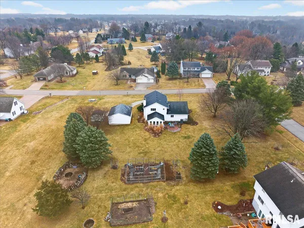 $360,000 | 1009 Highland Court, Germantown Hills, IL 61548