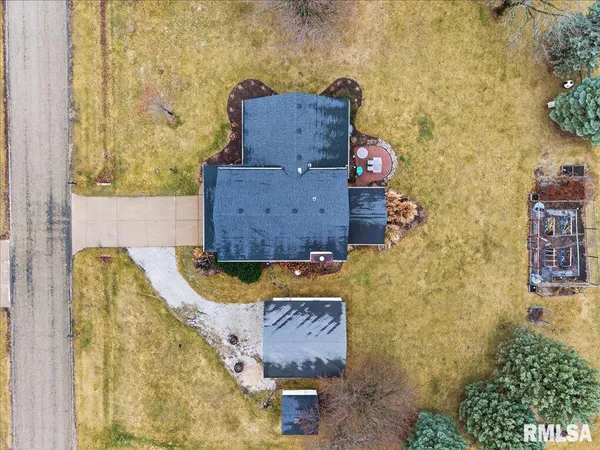 $360,000 | 1009 Highland Court, Germantown Hills, IL 61548
