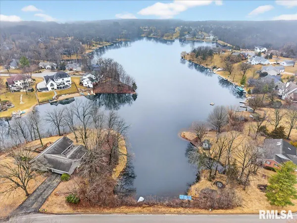 $360,000 | 1009 Highland Court, Germantown Hills, IL 61548