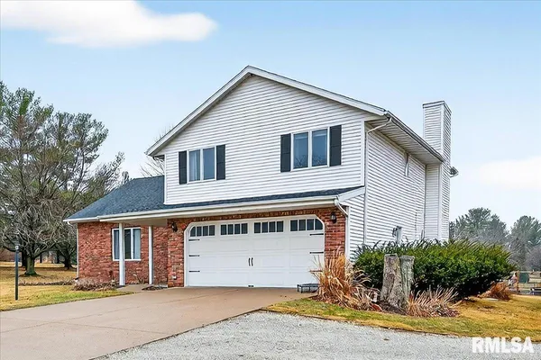$360,000 | 1009 Highland Court, Germantown Hills, IL 61548