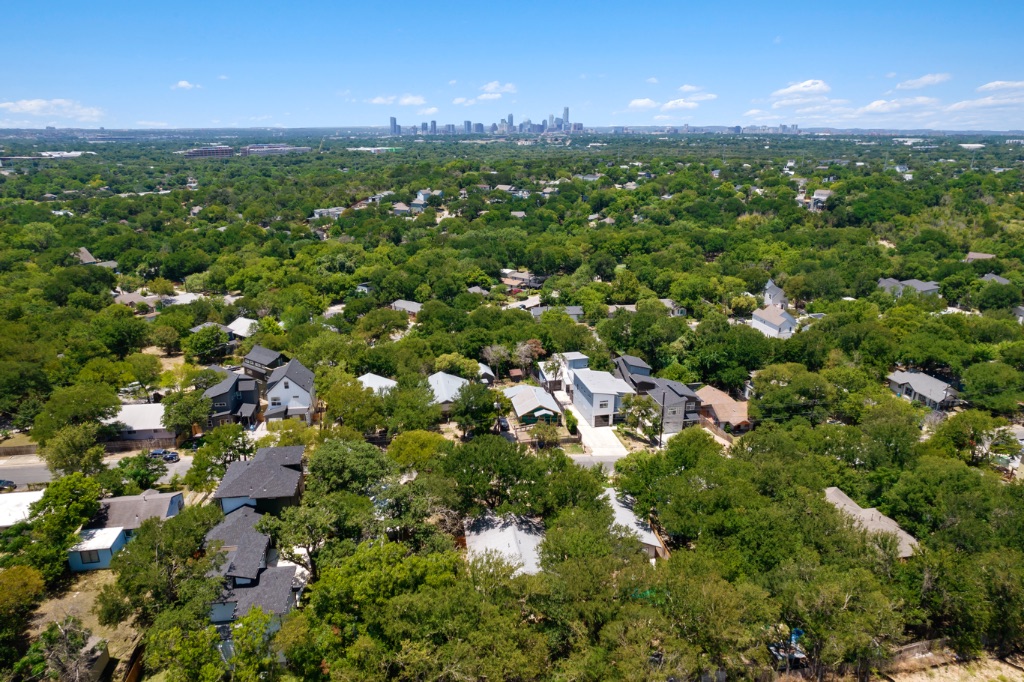 1211 Delano Street Austin, TX 78721 - Photo 2 of 30