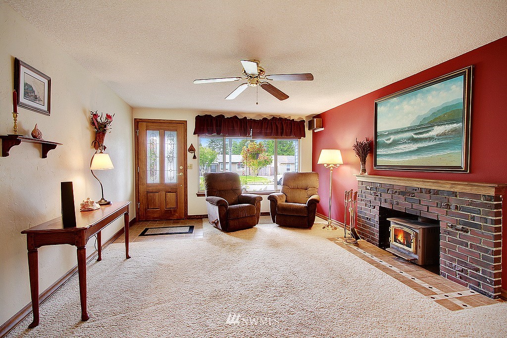 21228 3rd Avenue West Bothell, WA 98021 - Photo 3 of 17