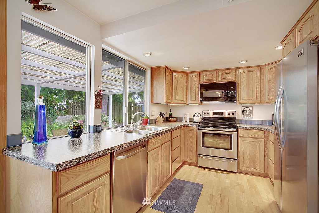 21228 3rd Avenue West Bothell, WA 98021 - Photo 5 of 17