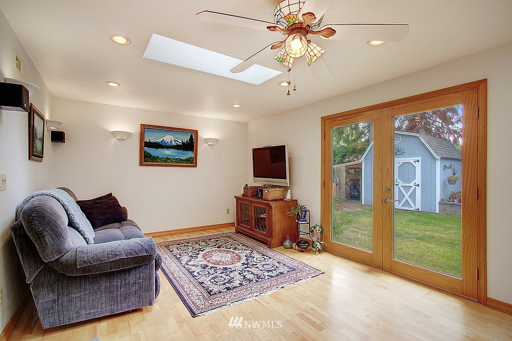 21228 3rd Avenue West Bothell, WA 98021 - Photo 8 of 17