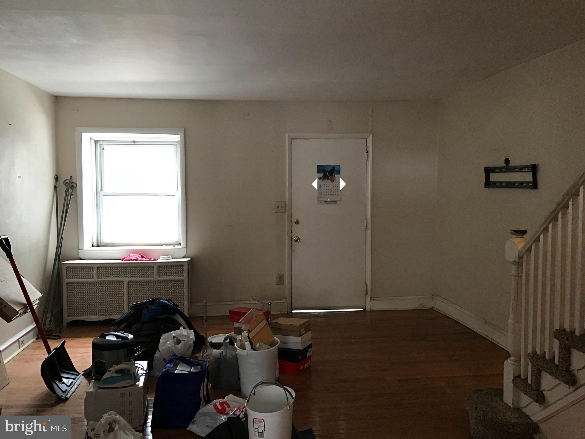 328 Margate Road Upper Darby, PA 19082 - Photo 3 of 14 Living Room