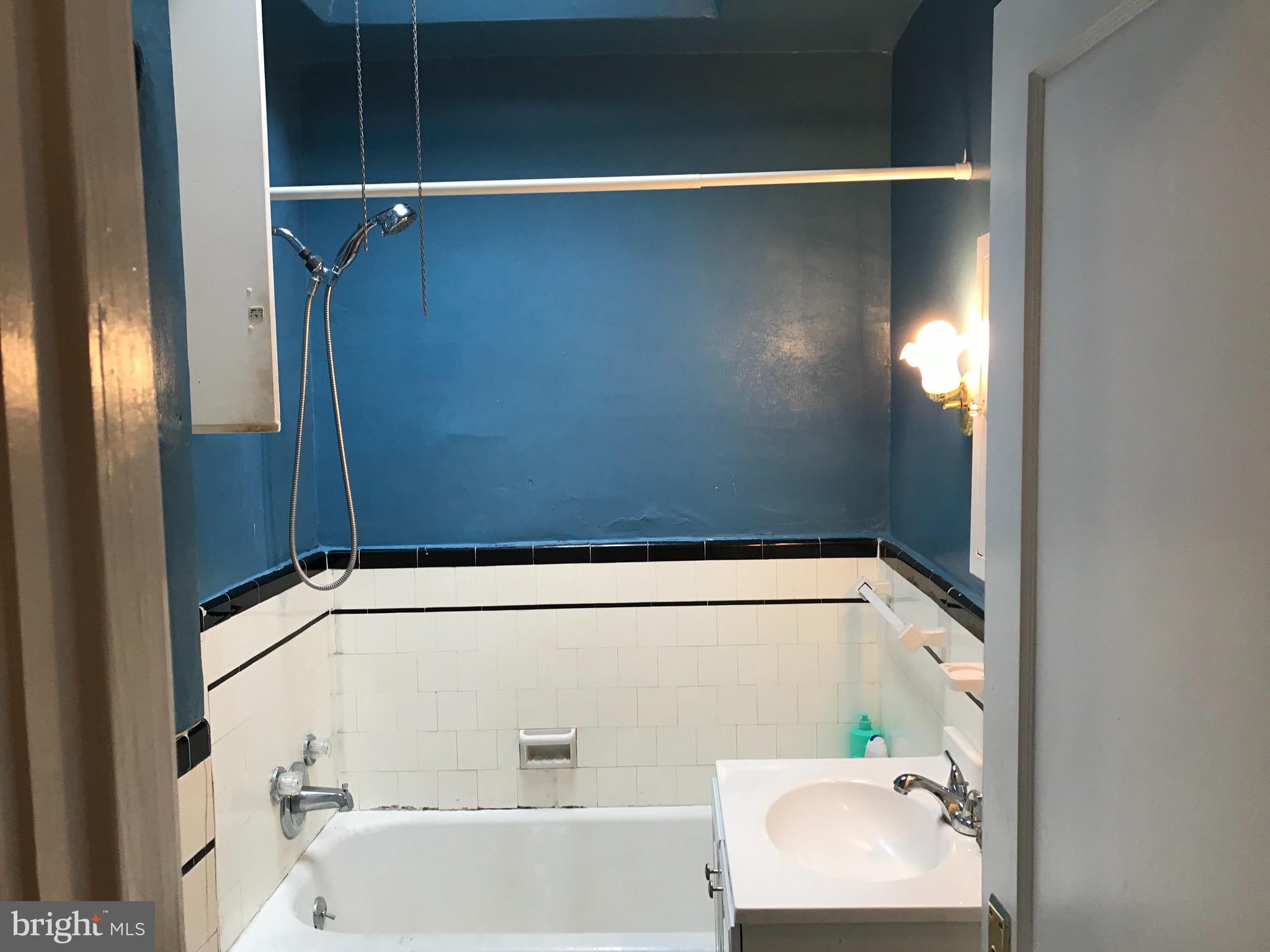 328 Margate Road Upper Darby, PA 19082 - Photo 9 of 14 Bathroom
