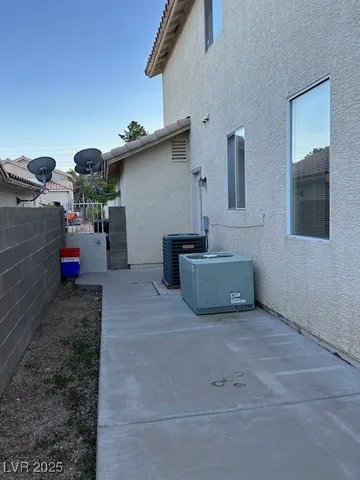 $2,125 | 9008 Ballad Avenue, Las Vegas, NV 89129