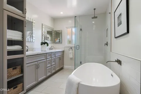 $1,899,000 | 3900 Ferntree Place, Glendale, CA 91214