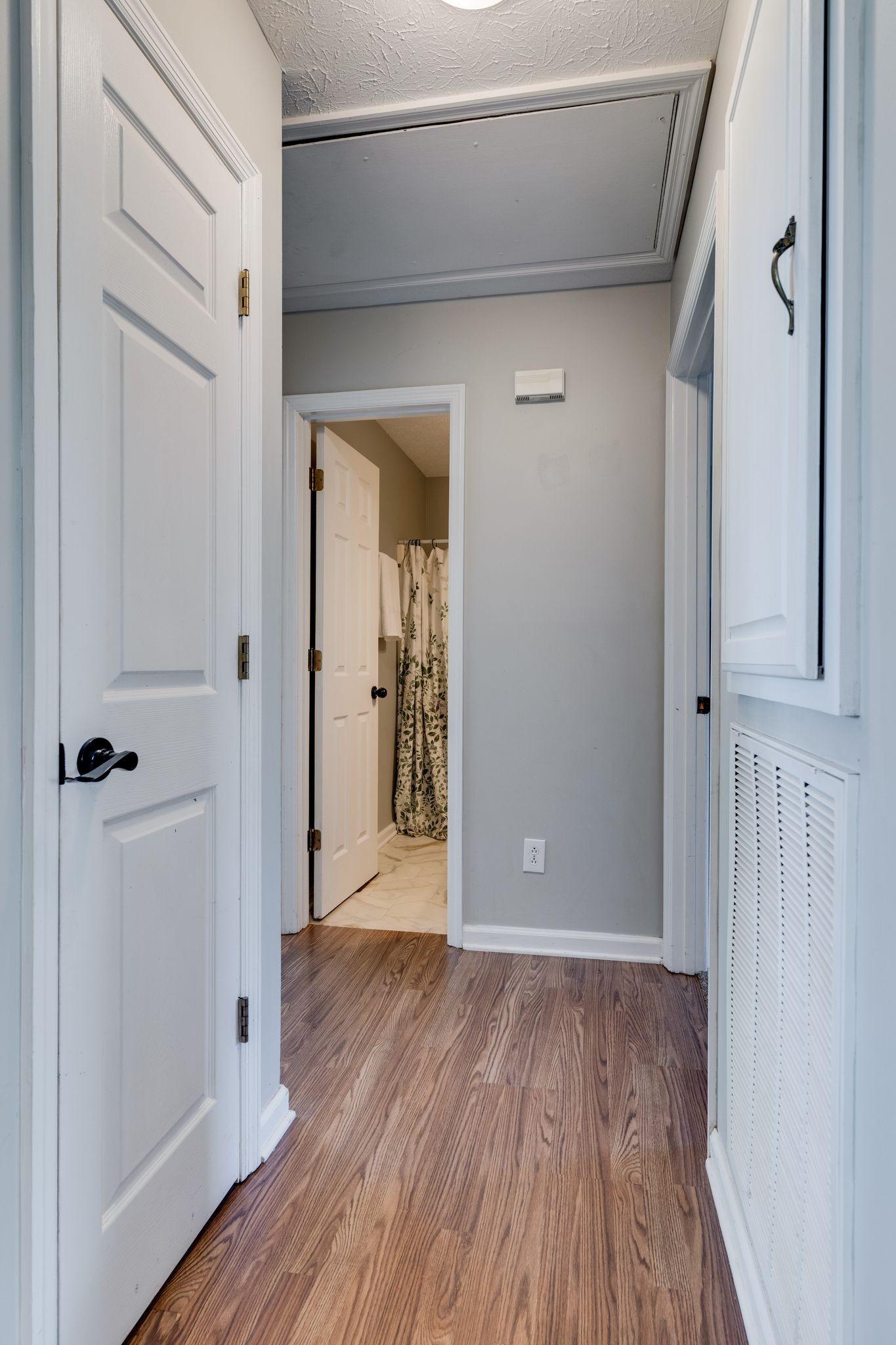 630 Portland Boulevard Portland, TN 37148 - Photo 19 of 29 a view of a hallway with wooden floor