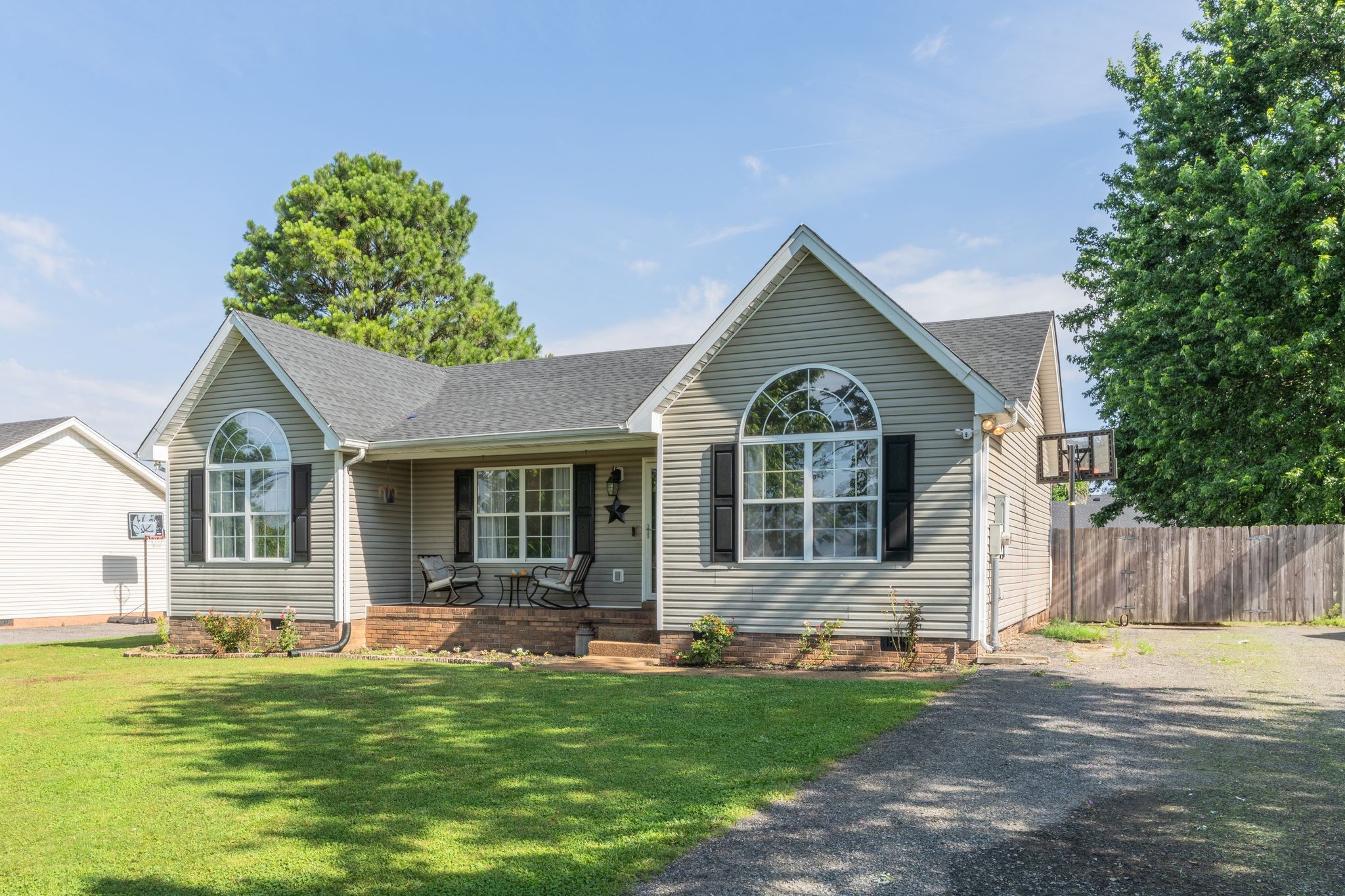 630 Portland Boulevard Portland, TN 37148 - Photo 4 of 29 a front view of a house with a yard