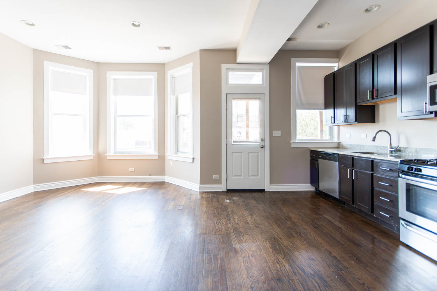 1525 West Addison Street, Unit 3 Chicago, IL 60613 - Photo 23 of 32