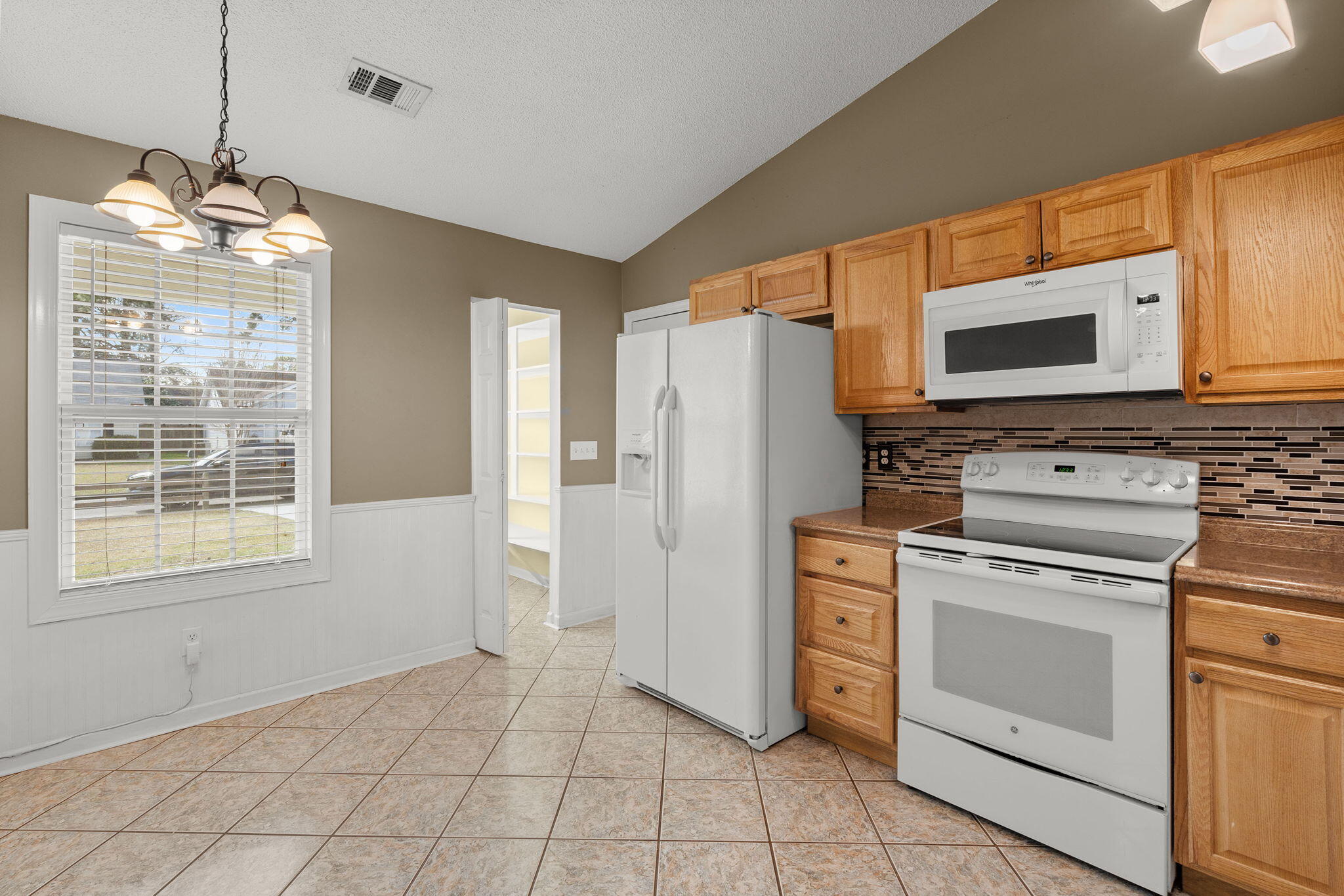 122 Cambridge Road Summerville, SC 29486 - Photo 10 of 29 10
