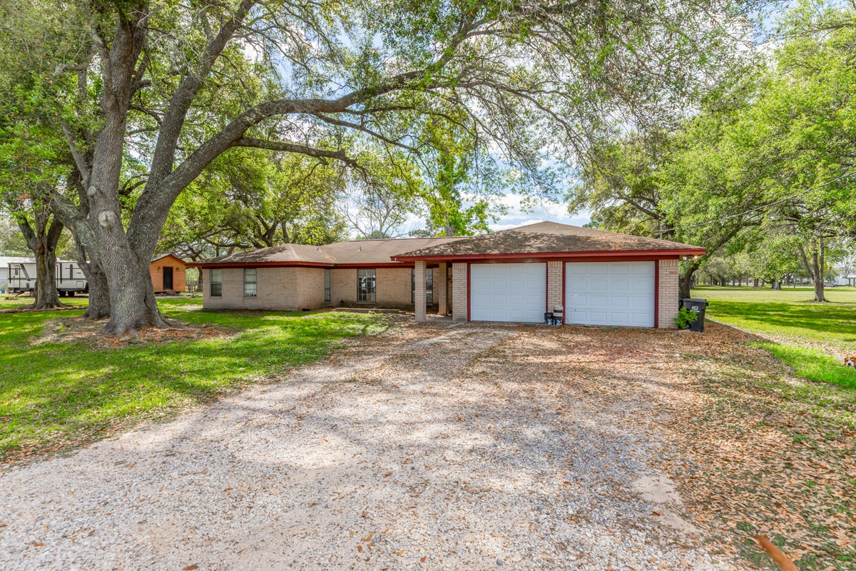 15838 Phend Road Hamshire, TX 77622 - Photo 3 of 38