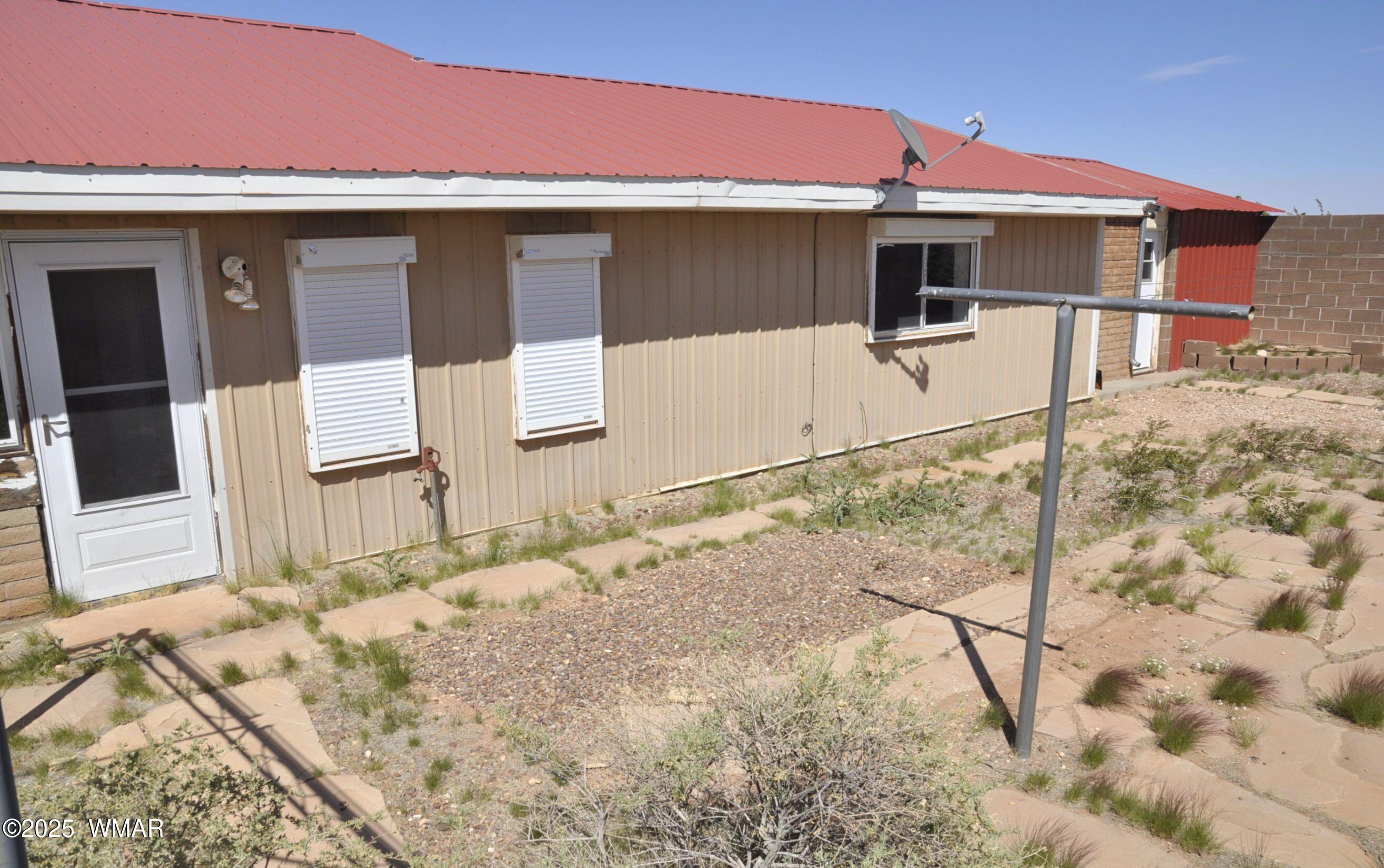 5196 White Antelope Road Snowflake, AZ 85937 - Photo 38 of 58 a front view of a house