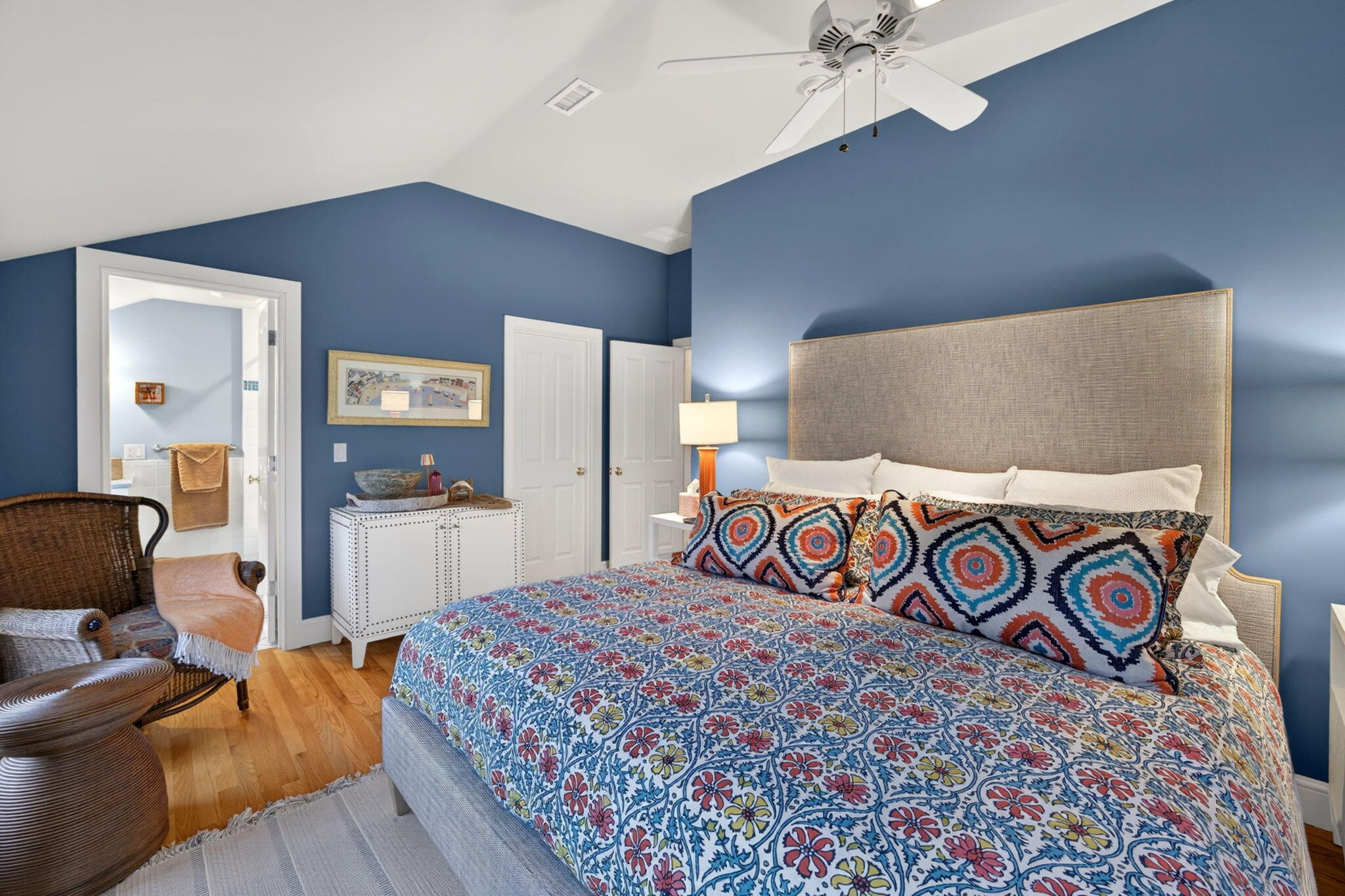 35 Northgate Road North Chatham, MA 02650 - Photo 55 of 75 a bedroom with a bed and lamp