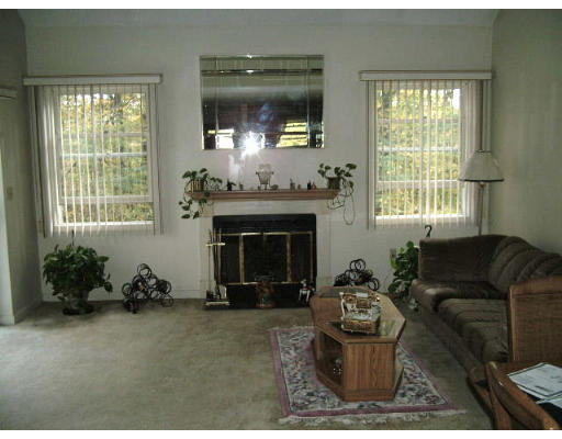 25 Stanley Road Medway, MA 02053 - Photo 3 of 3 Gallery Image 3