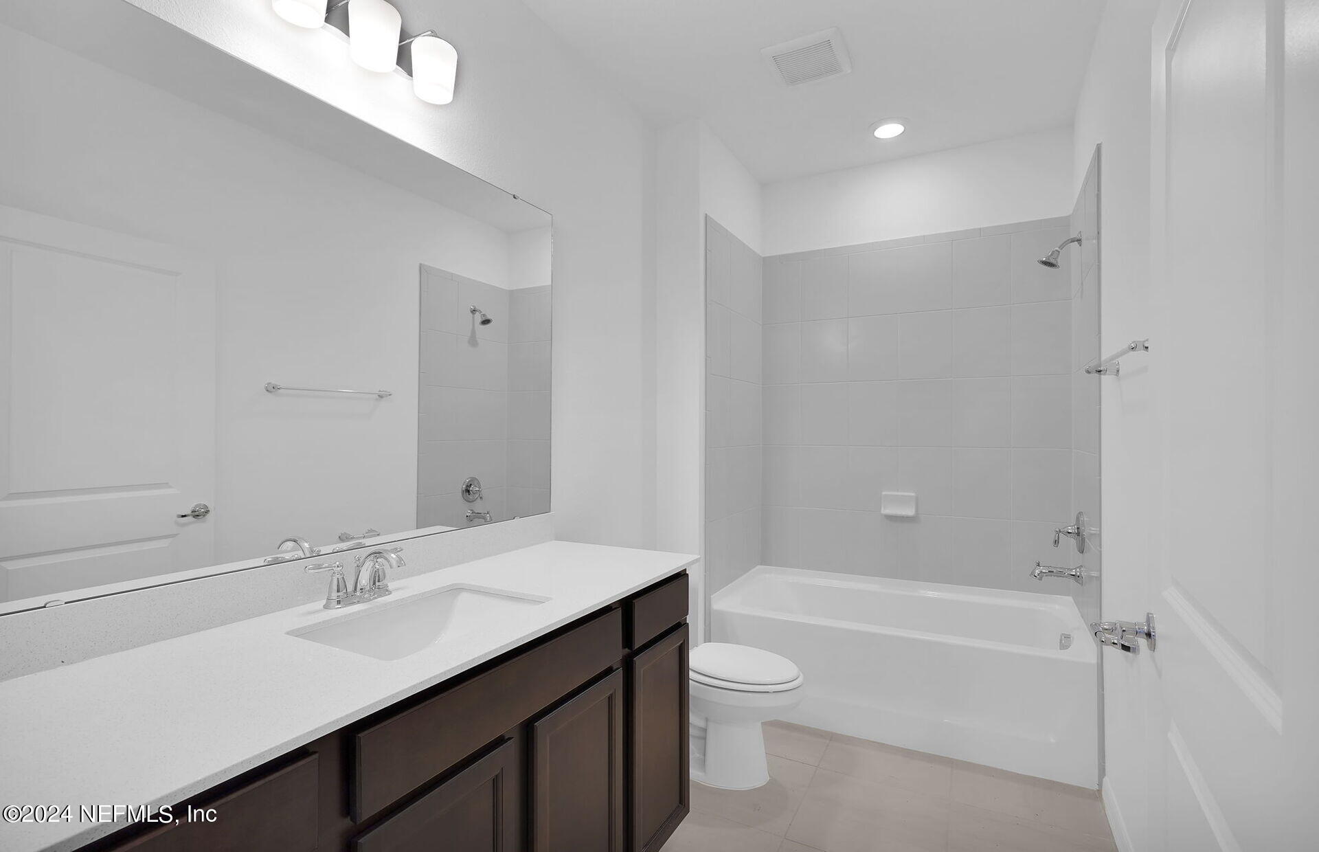 318 Shortleaf Lane Yulee, FL 32097 - Photo 20 of 30 Spruce Secondary Bathroom