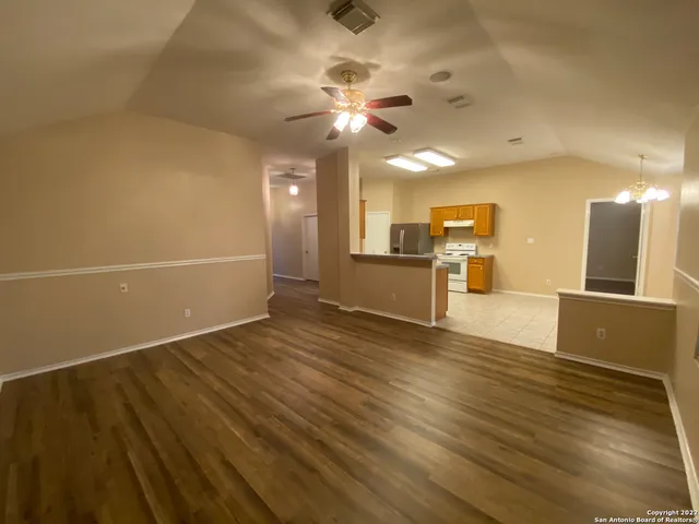 $1,550 | 8363 Copperglen, Converse, TX 78109