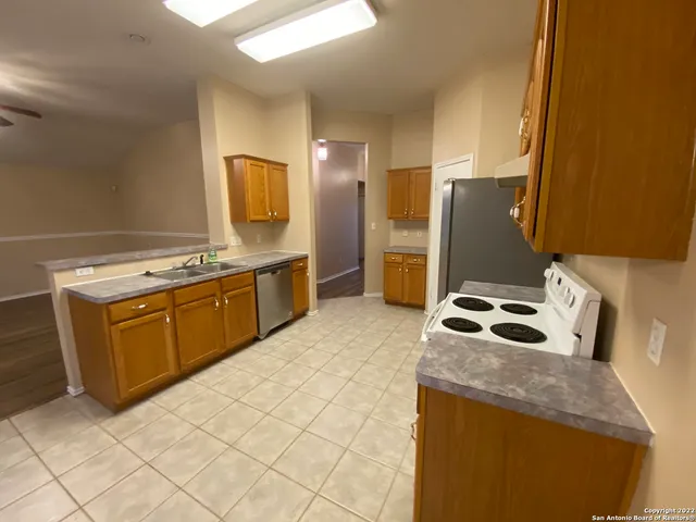 $1,550 | 8363 Copperglen, Converse, TX 78109