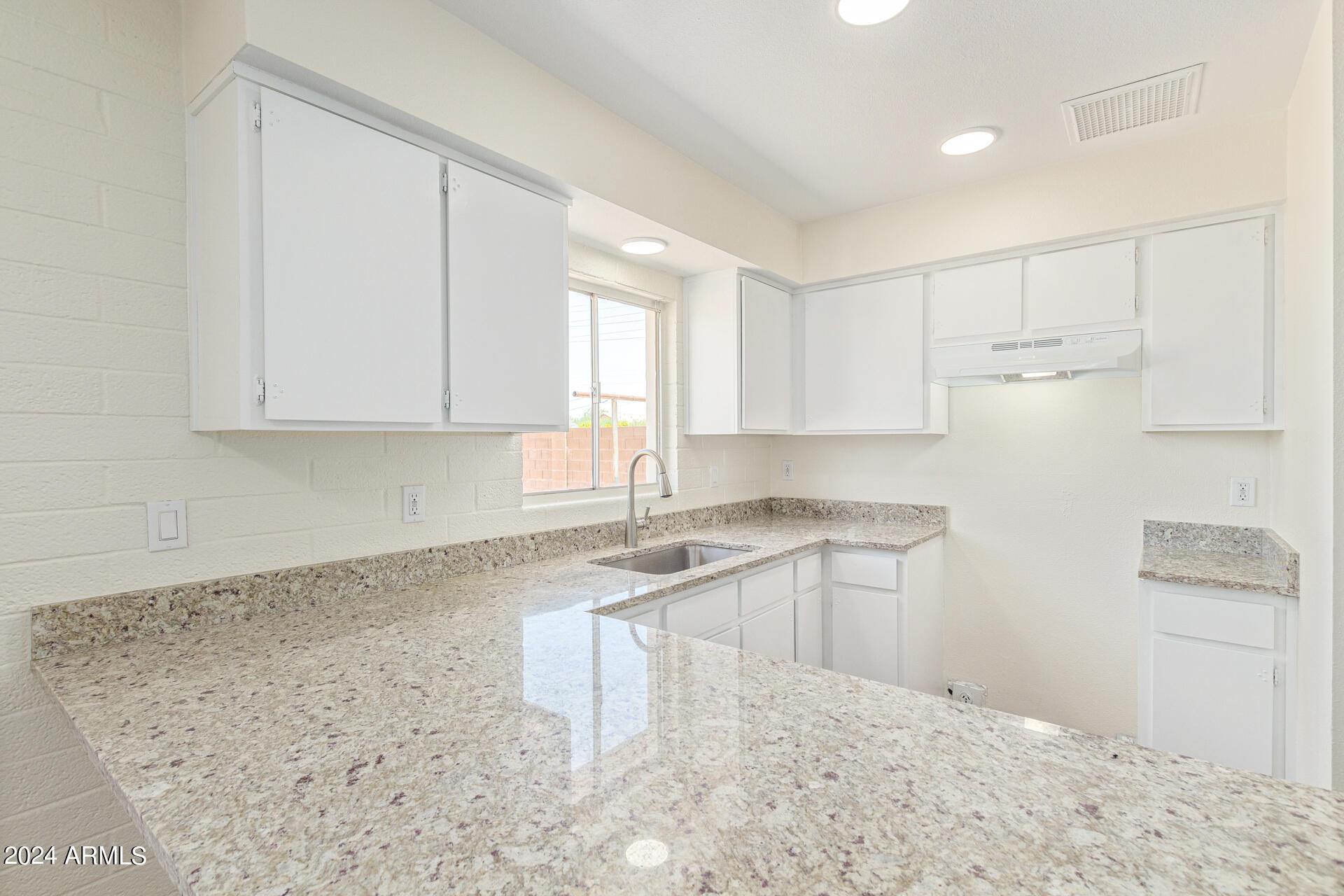 1508 West Carson Road Phoenix, AZ 85041 - Photo 13 of 27