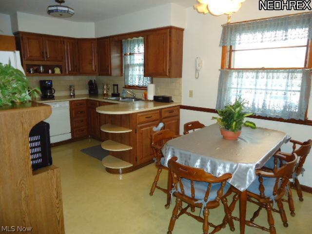 30305 Forestgrove Road Willowick, OH 44095 - Photo 5 of 11