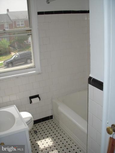 5424 Whitlock Road Baltimore, MD 21229 - Photo 7 of 10 Bath #1