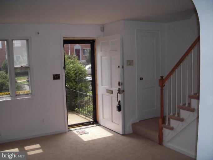 5424 Whitlock Road Baltimore, MD 21229 - Photo 9 of 10 Living Room #2