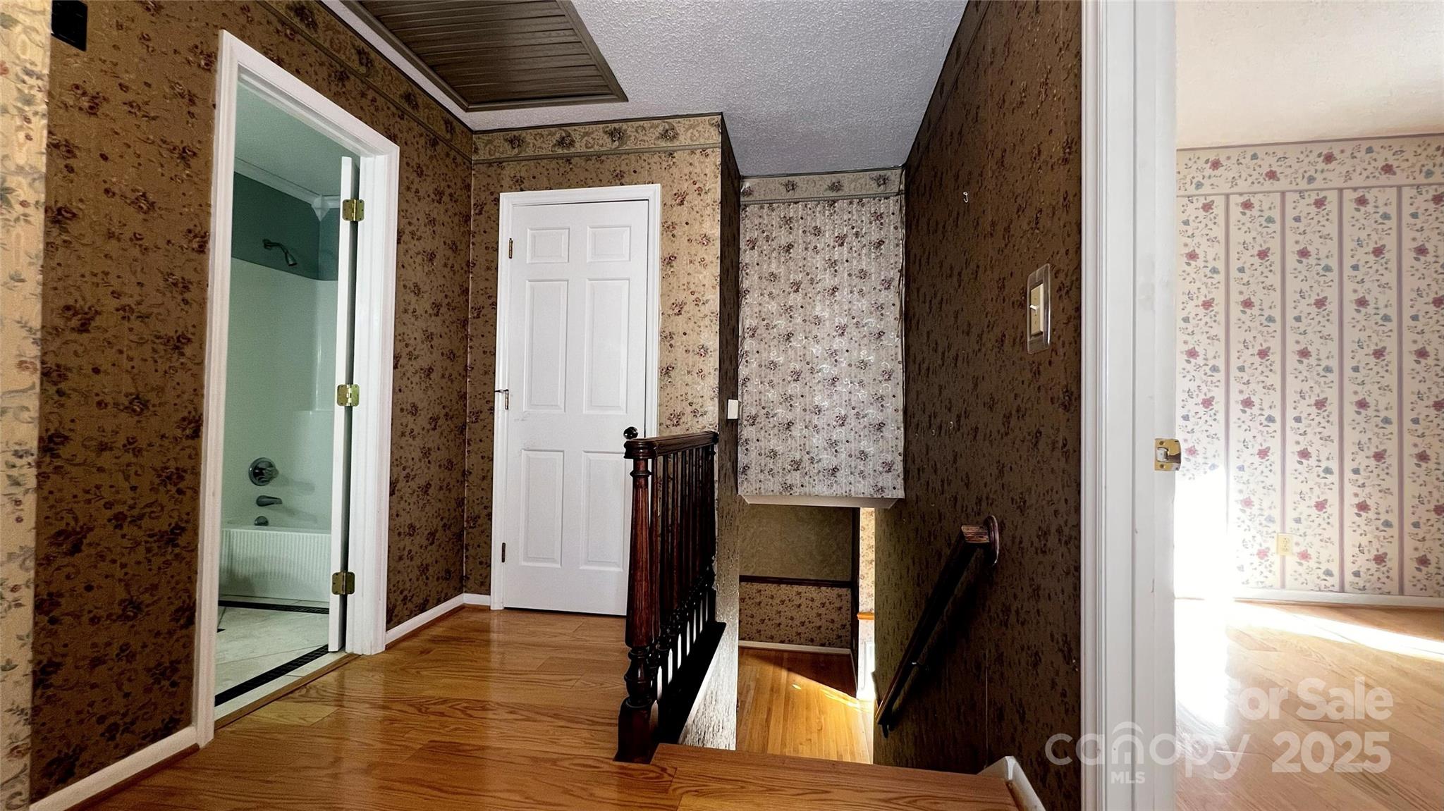 1325 Leolillie Lane Charlotte, NC 28216 - Photo 23 of 35 view of living room