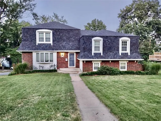 $385,000 | 9201 Goddard, Overland Park, KS 66214