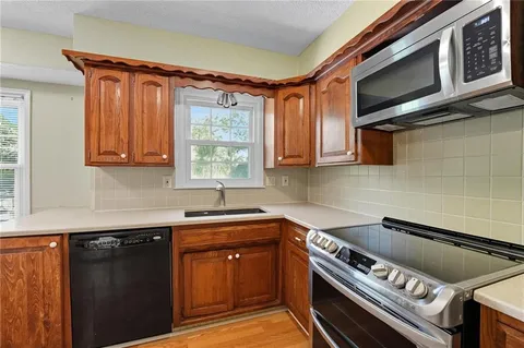 $385,000 | 9201 Goddard, Overland Park, KS 66214