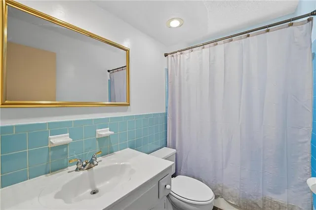 $385,000 | 9201 Goddard, Overland Park, KS 66214