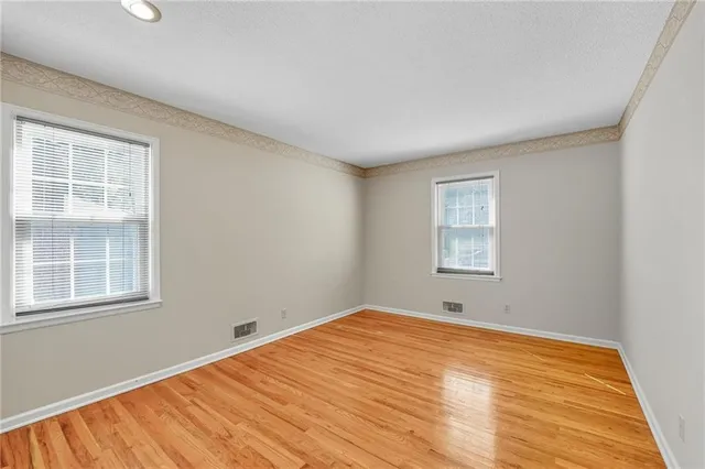 $385,000 | 9201 Goddard, Overland Park, KS 66214