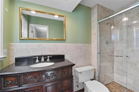 $385,000 | 9201 Goddard, Overland Park, KS 66214