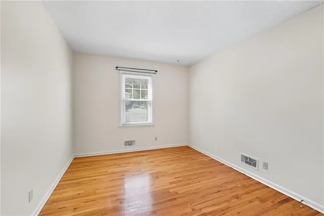 $385,000 | 9201 Goddard, Overland Park, KS 66214