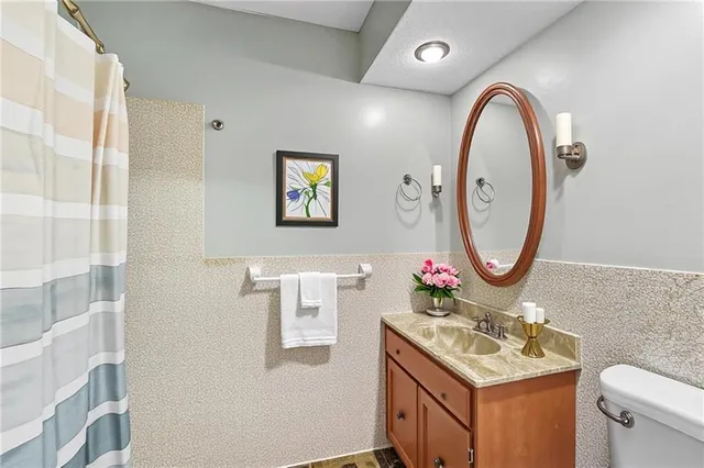 $385,000 | 9201 Goddard, Overland Park, KS 66214